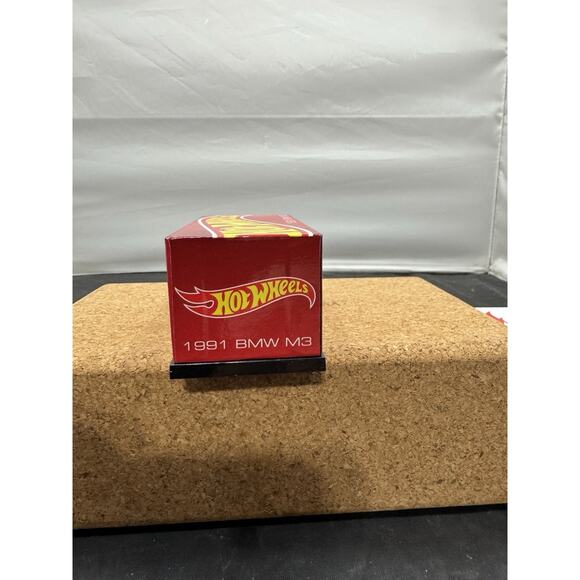 Hot Wheels RLC 1991 BMW M3 Red Line Club Exclusive  2023 Hot Wheels RLC 1991 BMW M3 E30 Spectraflame Red HNL25 Real Riders 1/64 main image 1